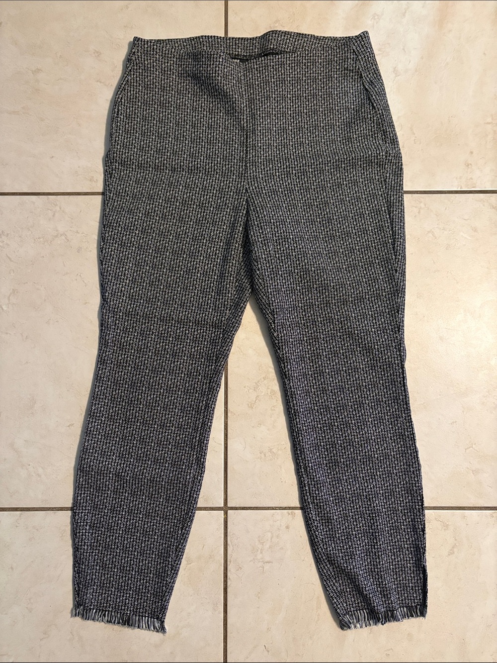 Women’s Gray Textured Knit Pants/leggings